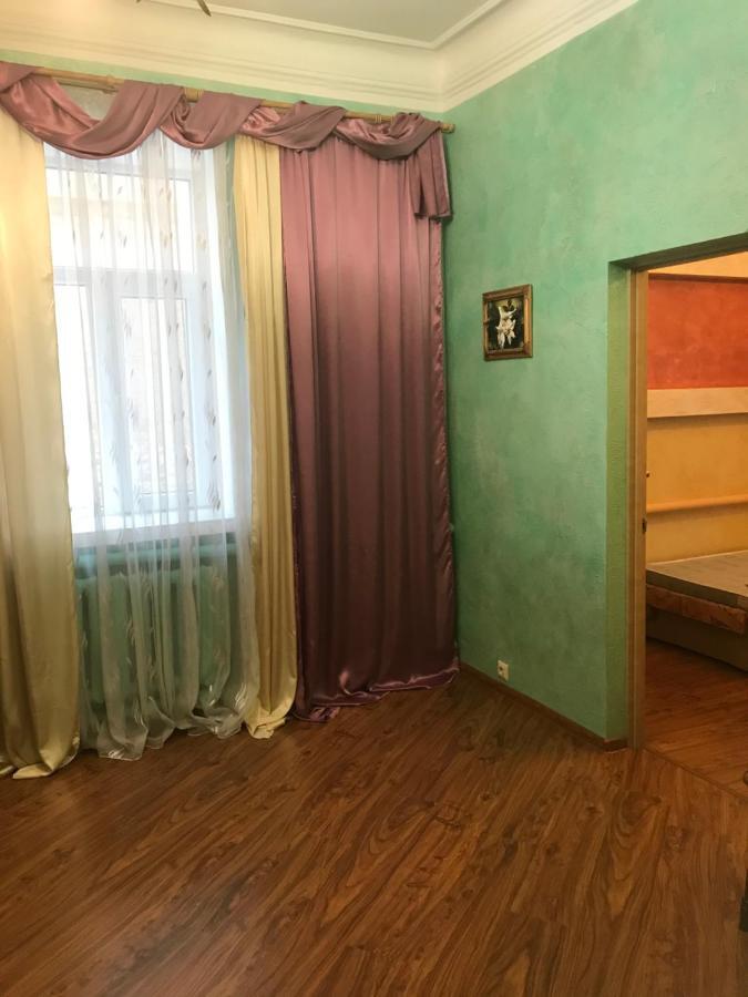 Уютная Квартира В Центре Старого Города! Kam'janec'-Podil's'kyj Esterno foto